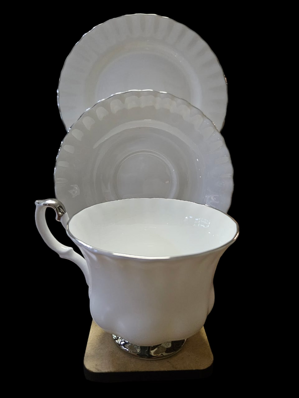 Royal Albert Chantilly trios 7 available