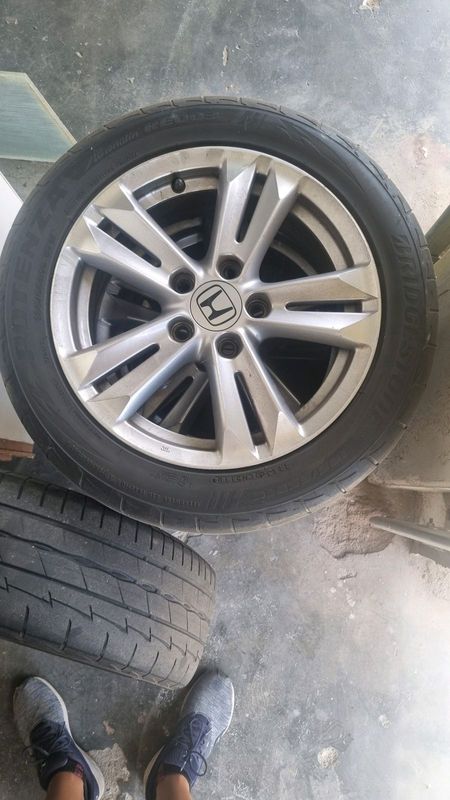 Honda CRZ rims with tyres