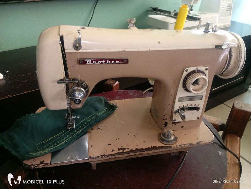 Brother sewing machine for sale only r900 very powerful, heavy duty metalic machine located in germi