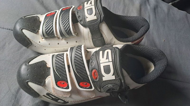 Cycling shoes for sale