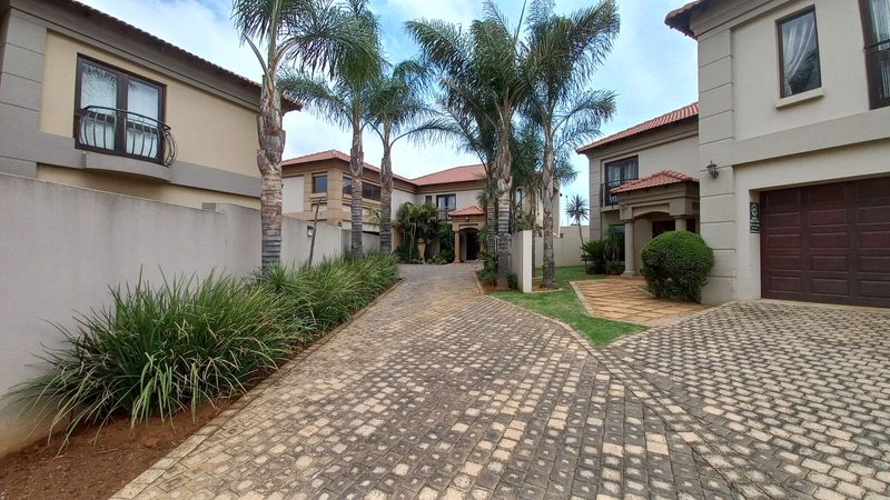 .PARKRAND - .ALL YOU NEED- PET FRIENDLY- .R 2 875 000.00 neg