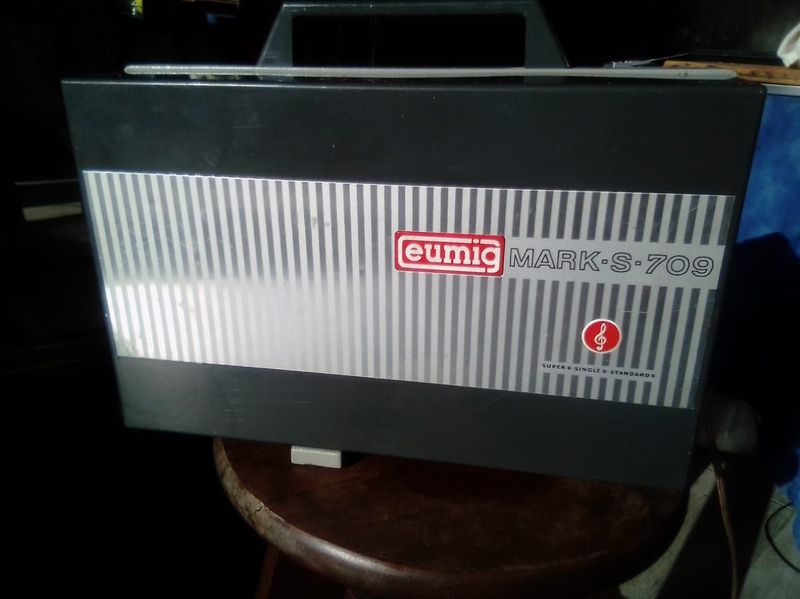 Eumig mark- s-709 projector