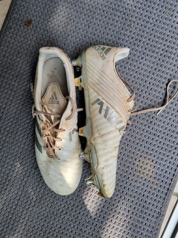 Soccer boots Adidas Malace size 12