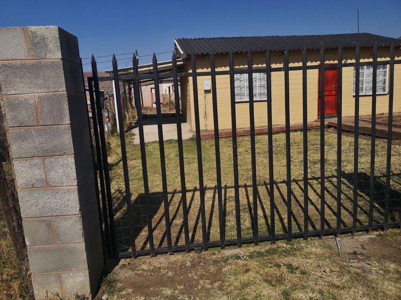 Stater house for sale Mpophomeni 2 Bedroom
