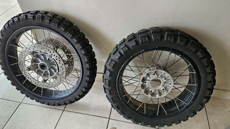 BMW GS1200 WHEELS AND TYRES