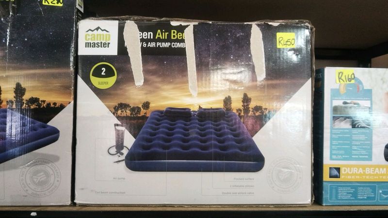 Queen air bed with pillows and pump