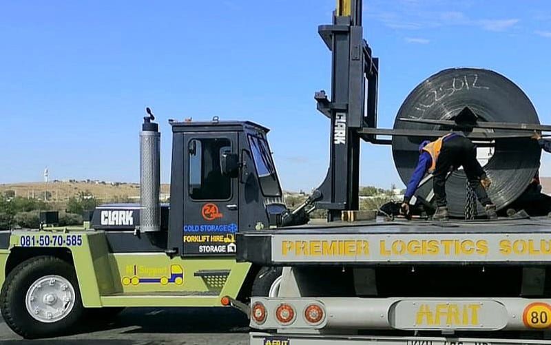 FOR HIRE - FORKLIFT                   Clark C500 Y300-15Ton.