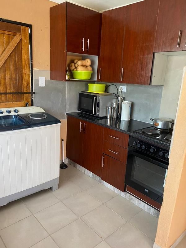 3 bedroom house for sale in rabie ridge with a big yard for R980000, fully walled with gates