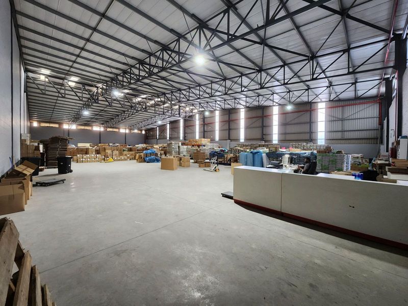1252m2 WAREHOUSE TO LET IN ATLANTIC HILLS
