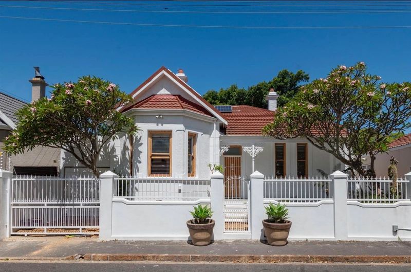 Beautifully furnished 3 bedroom home in Rondebosch for Short term rental