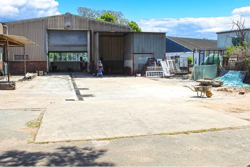 Warehouse Plus Yard Available To Let Located in Westmead