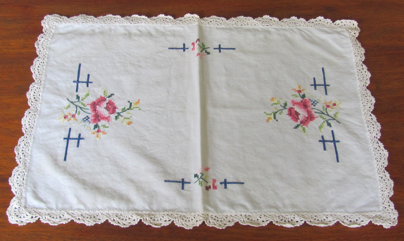 1920&#39;s Cross Stitch Tray Cloth