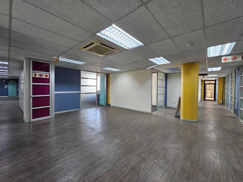Secure 1592sqm office to let in Constantia Kloof