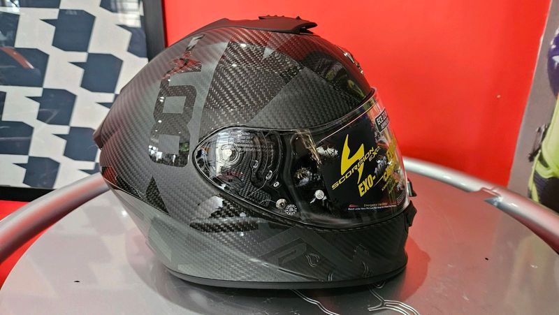 Scorpion EXO Carbon Road Helmet- Size Large