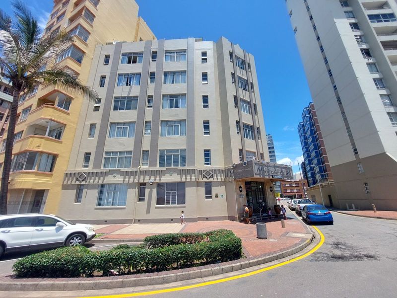 Spacious fully furnished one bedroom apartment to rent on the Durban Promenade