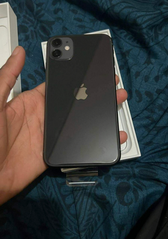 iPhone 11 64gig R6500