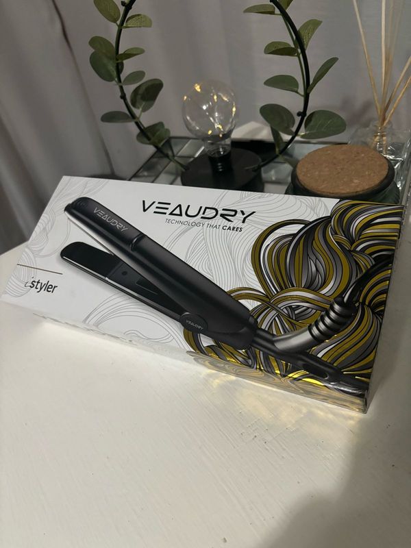 Veaudry hair straightener R1500 serious buyers only