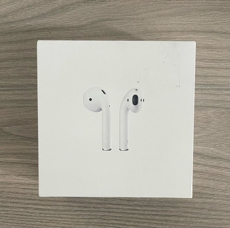 Brand New in Box Apple AirPods 2 With Charging Case