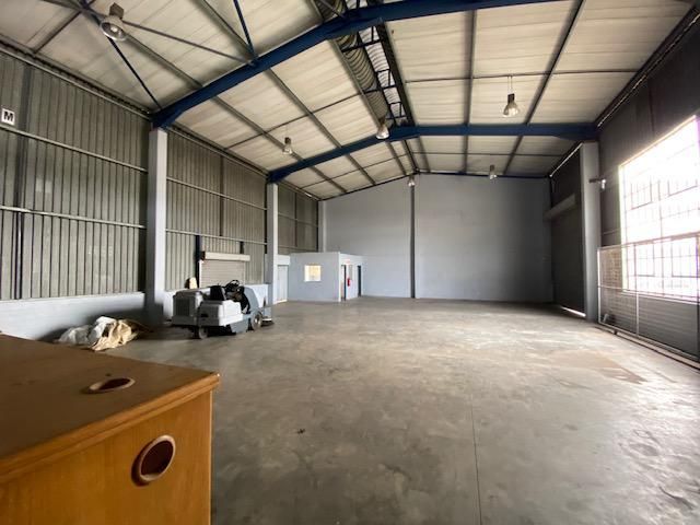 775m2 Warehouse To Let in New Germany