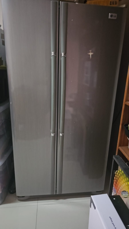 LG Double door fridge / freezer