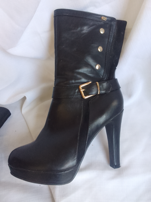 &#39;Miss Black&#39; Boots size 6
