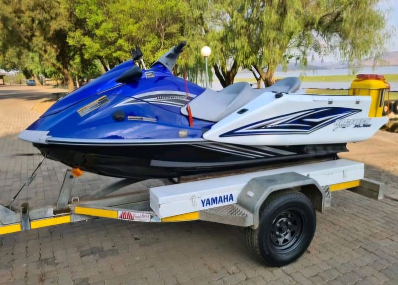 Yamaha FX100 Fishing Jetski lots of extras