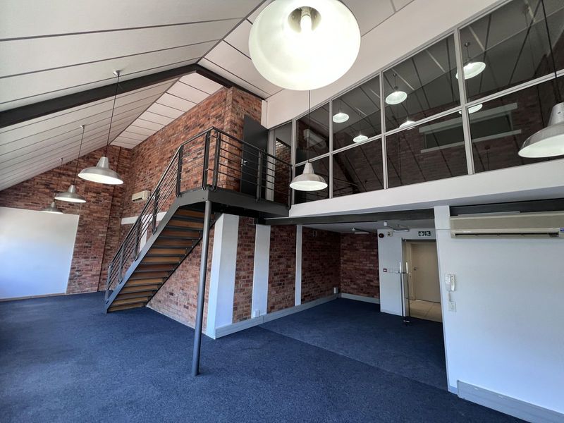 109m² Office To Let in Green Point