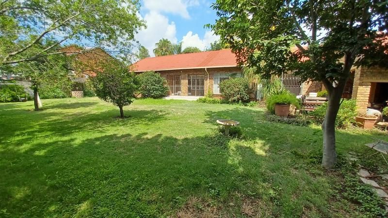 3 Bedroom Home FOR SALE in Theresapark
