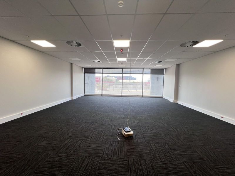 113m² Office To Let in Foreshore