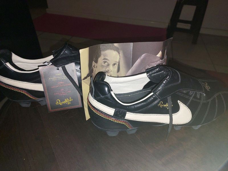 Nike Tiempo Ronaldinho 10Q soccer boots