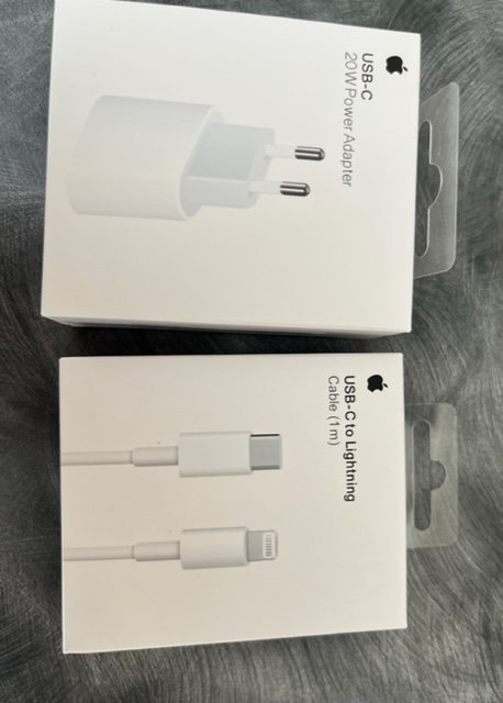 IPHONE 20W ORIGINAL FAST CHARGER COMBO SET.