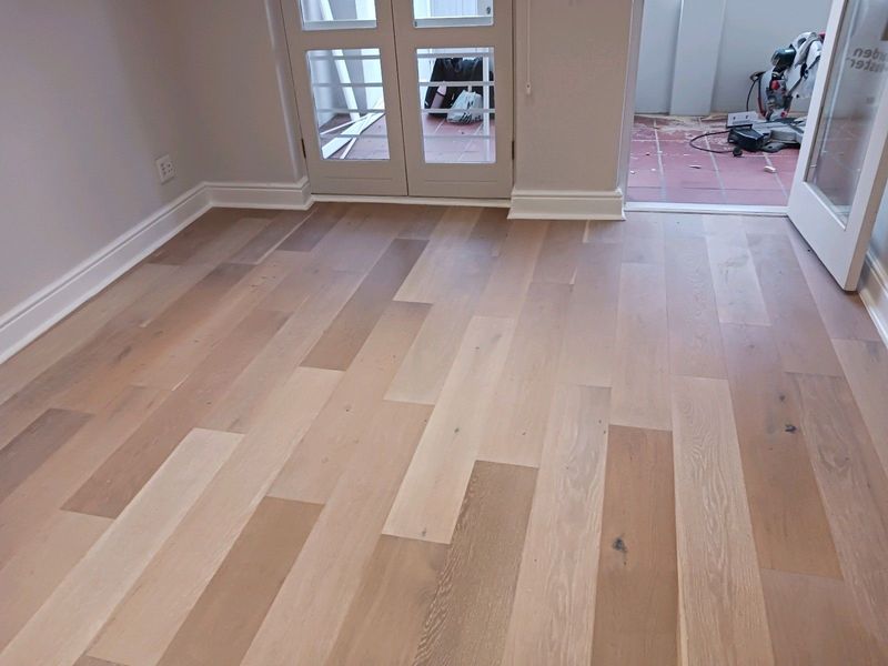 Luxury Vinyl, Laminates, SPC, Bamboo and Engineered Flooring At Discounted Prices.