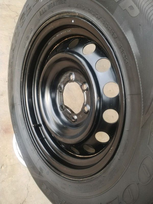 ONE 265 65R17 GOOD YEAR WRANGLER Tyre &amp; 17Inch TOYOTA HILLUX Standard Steel Rim On Sale.