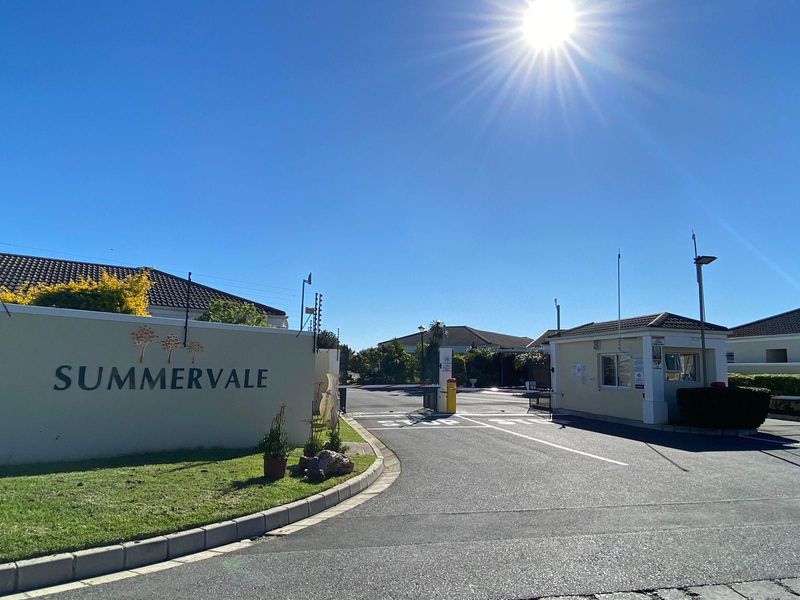 2 BEDROOM TOWNHOUSE IN SUMMERVALE LIFESTYLE AND RETIREMENT VILLAGE