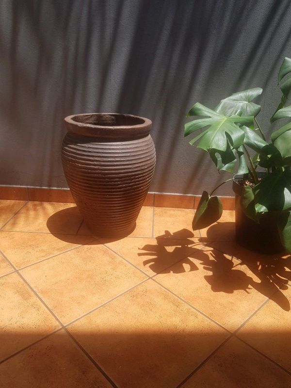 Garden pot  50cm high x 35cm diameter
