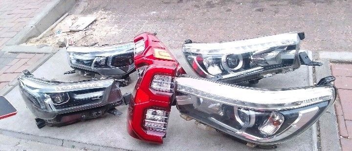 LED Gd6 Toyota Hilux Xenon Legend 50 Headlights For Sale 071 819 1733&#39;WhatsApp Kato Auto Spares