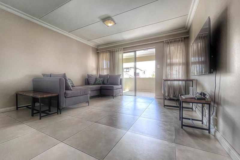 FOR RENTAL! Furnished 2bed, 2bath apartment neatly located for comfort and convenience in Kyalami!