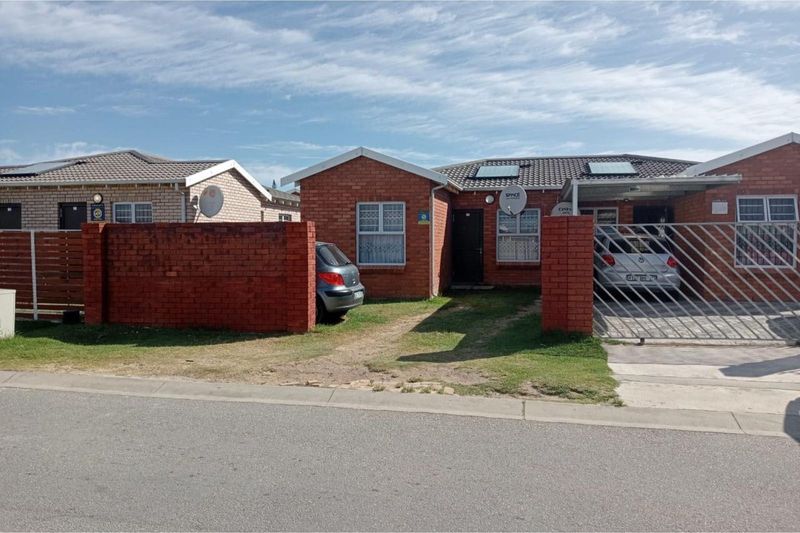 3 Bedroom home for sale in Walmer Link