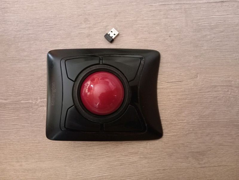 Kensington Model M01286-m expert mouse wireless trackball