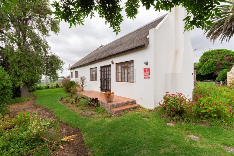 3 Bedroom thatched house for sale