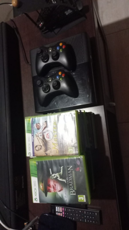 XBox 360 &#43; 20 games and two controllers