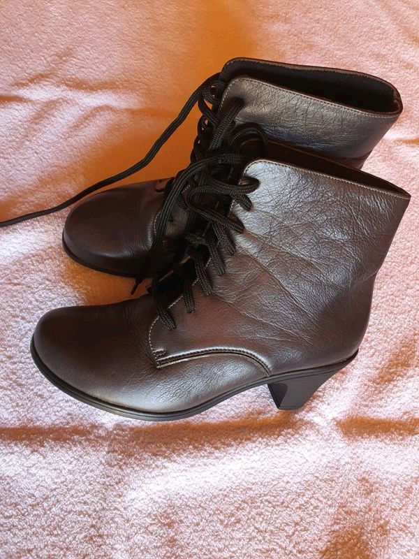 Grey genuine leather Boots