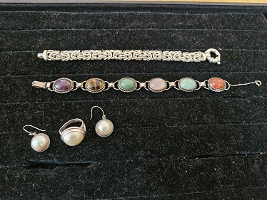 Beautiful ! 3 x Sterling Silver jewelry items for the Stylish Lady !