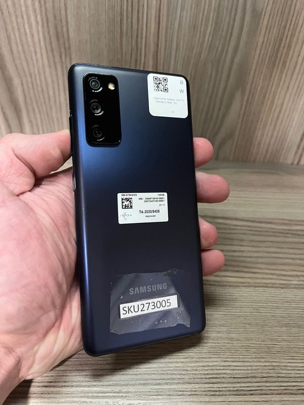 Samsung S20 FE 128 GB Blue - (Perfect condition) (R4000)