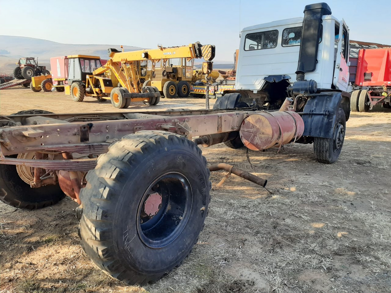 2000 Mercedes Benz 1617 Ecoliner 4x4 Truck (Stripped)