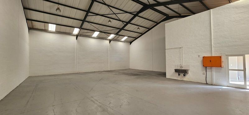 Industrial Property To Let in Killarney Gardens