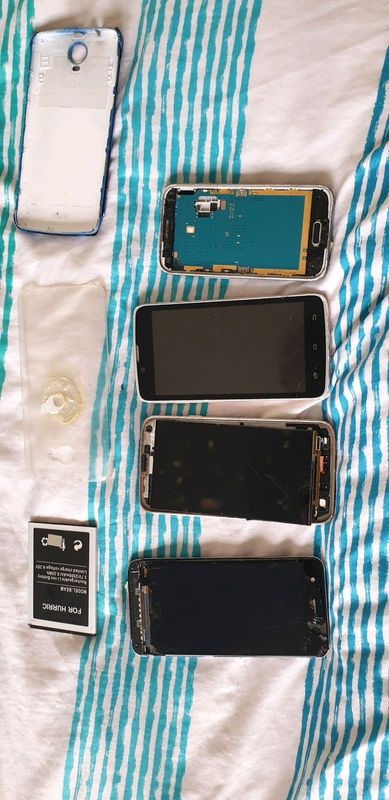 4x phones for parts