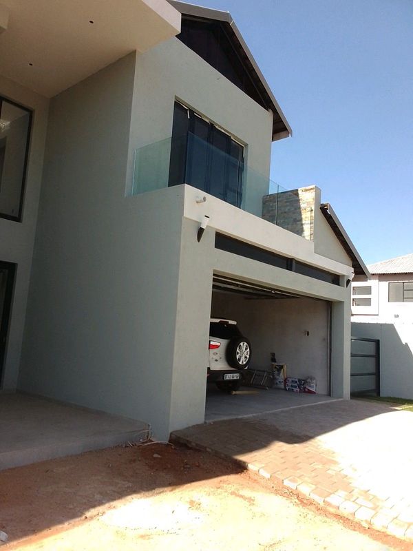 Stainless steel and Glass Balustrades