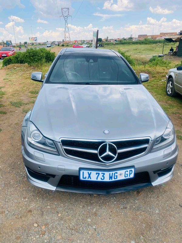 Mercedes Benz C63 AMG