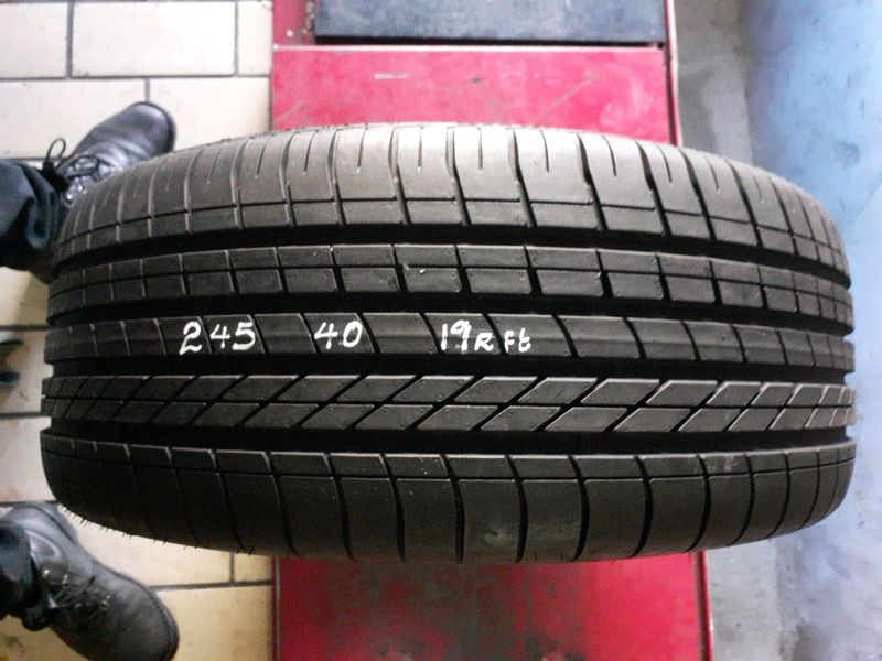 245/40/19 runflat we are selling quality used tyres at affordable prices call/whatsApp 0631966190.
